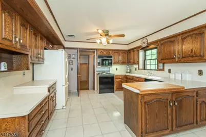 21 Bates Dr, Fairfield, NJ 07004 - Photo 8
