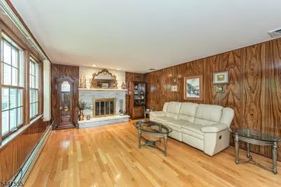 21 Bates Dr, Fairfield, NJ 07004 - Photo 6