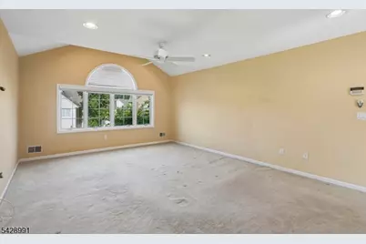 1070 Smith Manor Blvd, West Orange Township, NJ 07052 - Photo 18