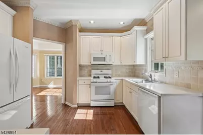 1070 Smith Manor Blvd, West Orange Township, NJ 07052 - Photo 14