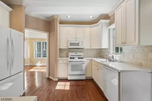 1070 Smith Manor Blvd, West Orange Township, NJ 07052 - Photo 14