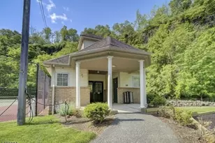 1070 Smith Manor Blvd, West Orange Township, NJ 07052 - Photo 34