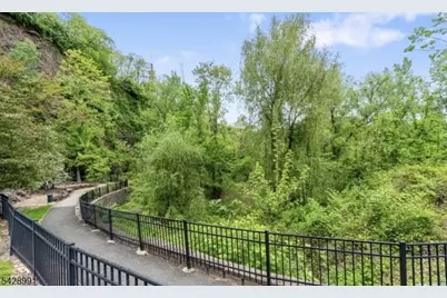 1070 Smith Manor Blvd, West Orange Township, NJ 07052 - Photo 30