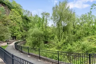 1070 Smith Manor Blvd, West Orange Township, NJ 07052 - Photo 30
