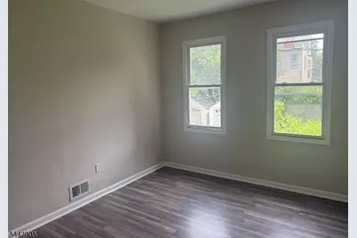 186 N 17th St #1, East Orange, NJ 07017 - Photo 6