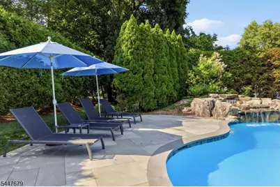 11 Briarwood Ct, Woodcliff Lake, NJ 07677 - Photo 42