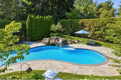 11 Briarwood Ct, Woodcliff Lake, NJ 07677 - Photo 40