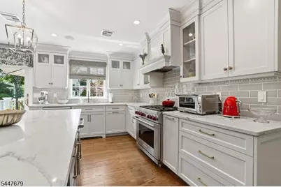 11 Briarwood Ct, Woodcliff Lake, NJ 07677 - Photo 18
