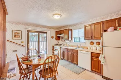 117 Kingsberry Dr, Franklin Township, NJ 08873 - Photo 14