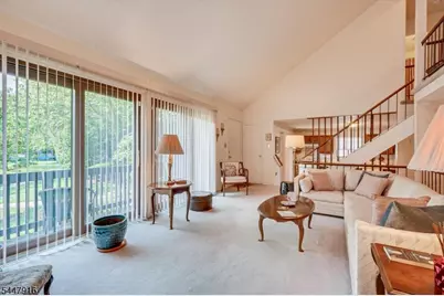 117 Kingsberry Dr, Franklin Township, NJ 08873 - Photo 10