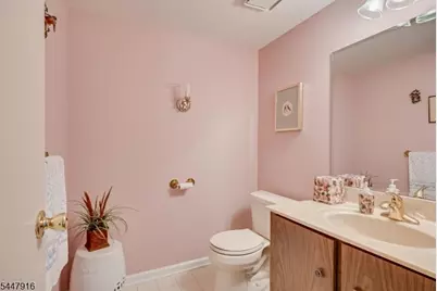 117 Kingsberry Dr, Franklin Township, NJ 08873 - Photo 16