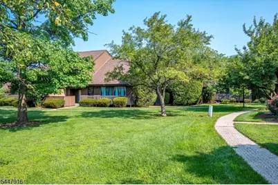 117 Kingsberry Dr, Franklin Township, NJ 08873 - Photo 4
