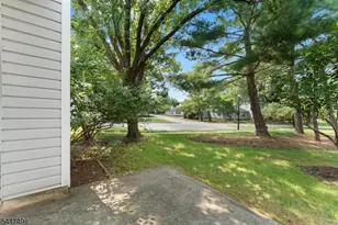 352 Cotswold Pl, Franklin Township, NJ 08873 - Photo 12