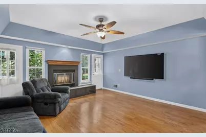 352 Cotswold Pl, Franklin Township, NJ 08873 - Photo 10