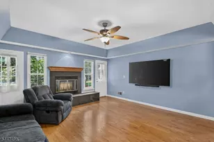 352 Cotswold Pl, Franklin Township, NJ 08873 - Photo 10