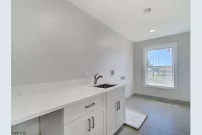 735 Vernon Ave, Kenilworth, NJ 07033 - Photo 12