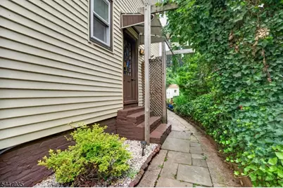 81 Louis St, New Brunswick, NJ 08901 - Photo 32