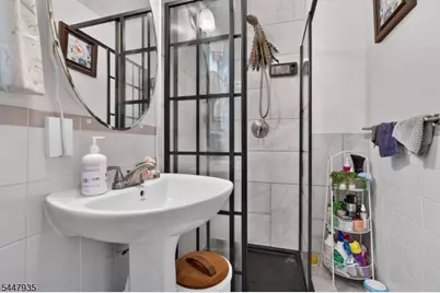 81 Louis St, New Brunswick, NJ 08901 - Photo 12