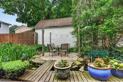 81 Louis St, New Brunswick, NJ 08901 - Photo 34