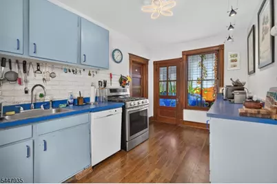 81 Louis St, New Brunswick, NJ 08901 - Photo 30