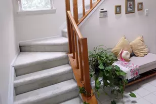 92 Stonehedge Ct, Franklin Township, NJ 08873 - Photo 2