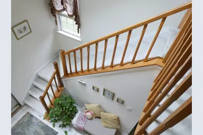 92 Stonehedge Court, Franklin Township, NJ 08873 - Photo 8