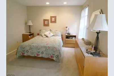 92 Stonehedge Court, Franklin Township, NJ 08873 - Photo 12