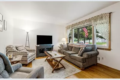 92 Louise Dr, Manville, NJ 08835 - Photo 8