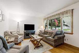 92 Louise Dr, Manville, NJ 08835 - Photo 8