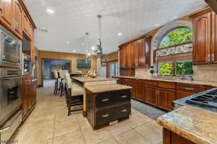 25 Wilshire Dr, Sparta Township, NJ 07871 - Photo 12