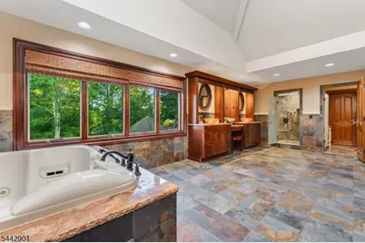 25 Wilshire Dr, Sparta Township, NJ 07871 - Photo 20