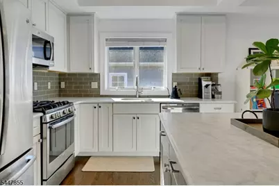 270D Main St #D, Millburn Twp., NJ 07041 - Photo 8