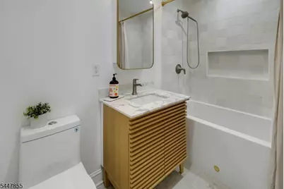 270D Main St #D, Millburn Twp., NJ 07041 - Photo 12