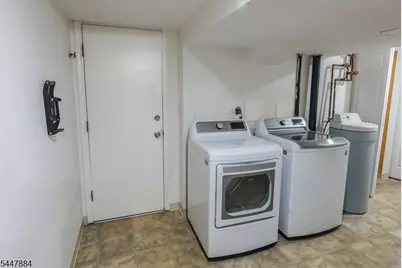89 Continental Rd, Parsippany, NJ 07950 - Photo 26