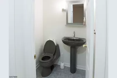 89 Continental Rd, Parsippany, NJ 07950 - Photo 12
