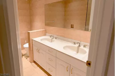 89 Continental Rd, Parsippany, NJ 07950 - Photo 18