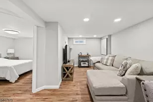 10 Dale Dr, Fairfield, NJ 07004 - Photo 18