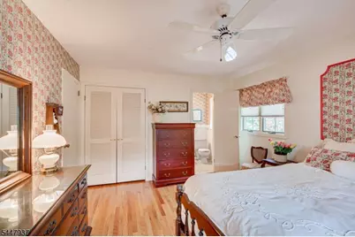 560 Wakefield Dr, Metuchen, NJ 08840 - Photo 30