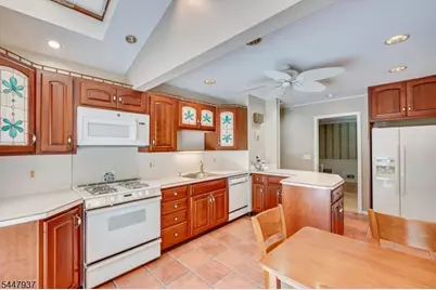 560 Wakefield Dr, Metuchen, NJ 08840 - Photo 26