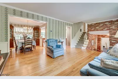 560 Wakefield Dr, Metuchen, NJ 08840 - Photo 20