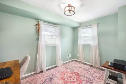 41 Holly Glen Ln, Berkeley Heights Township, NJ 07922 - Photo 4
