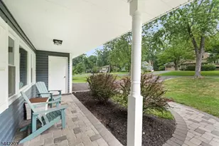 41 Holly Glen Ln, Berkeley Heights Township, NJ 07922 - Photo 2