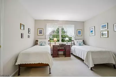 27 Coachlight Dr, Chatham Township, NJ 07928 - Photo 16