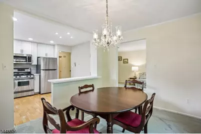 27 Coachlight Dr, Chatham Township, NJ 07928 - Photo 8