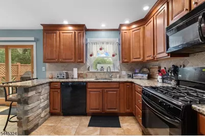 138 William St, Little Falls Township, NJ 07424 - Photo 1