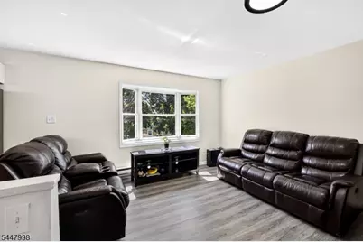 246 N 3rd Ave, Manville, NJ 08835 - Photo 18