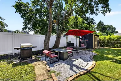 246 N 3rd Ave, Manville, NJ 08835 - Photo 32