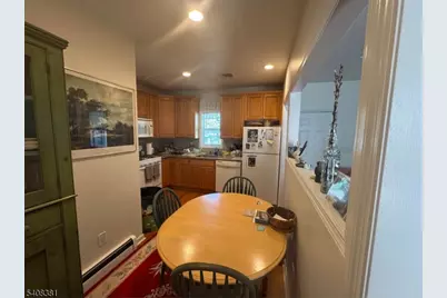 27 Broad St, Flemington, NJ 08822 - Photo 6