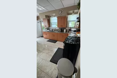 9 Guenther Pl, Passaic, NJ 07055 - Photo 8
