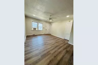 30 Brinkerhoff St, Ridgefield, NJ 07660 - Photo 2